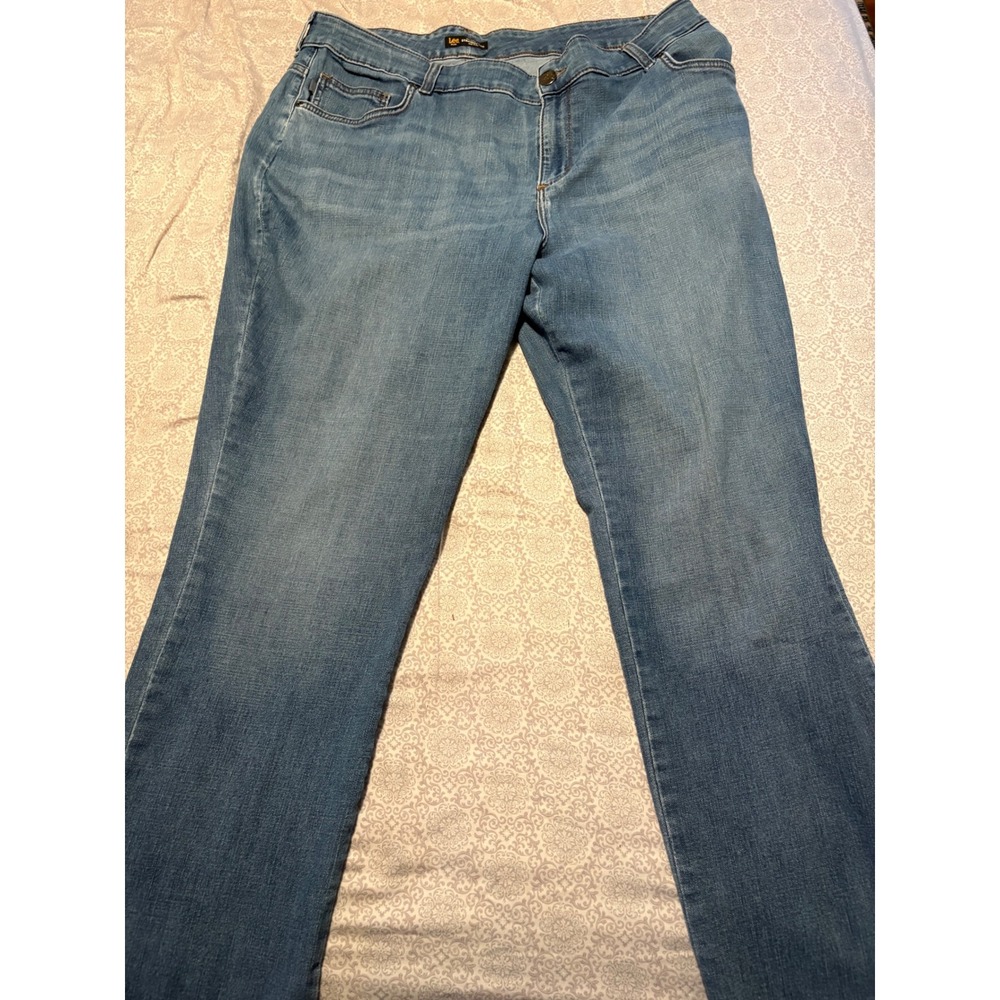 Lee Plus Relaxed Fit Straight Leg Mid Rise Jeans‎ Womens 20W Medium Wash 3080533
